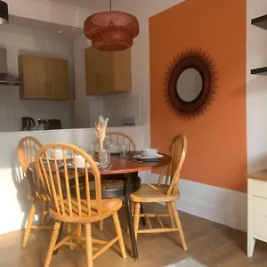  Apartment Charming 1-bedroom In Westcliff, Close To Beaches And Attractions United Kingdom